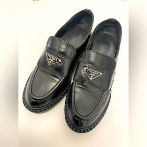 🔥👞🕶️ Prada Loafers (Knockoff)